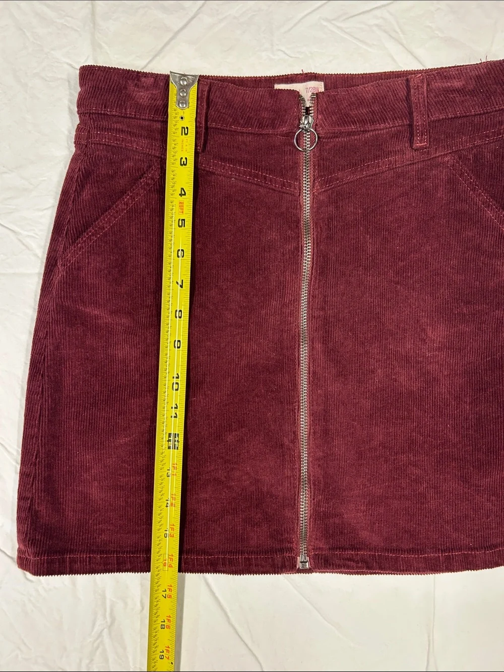 SO Corduroy Mini Skirt Burgundy Zip Front Ring Pull Sz 7 / 28W